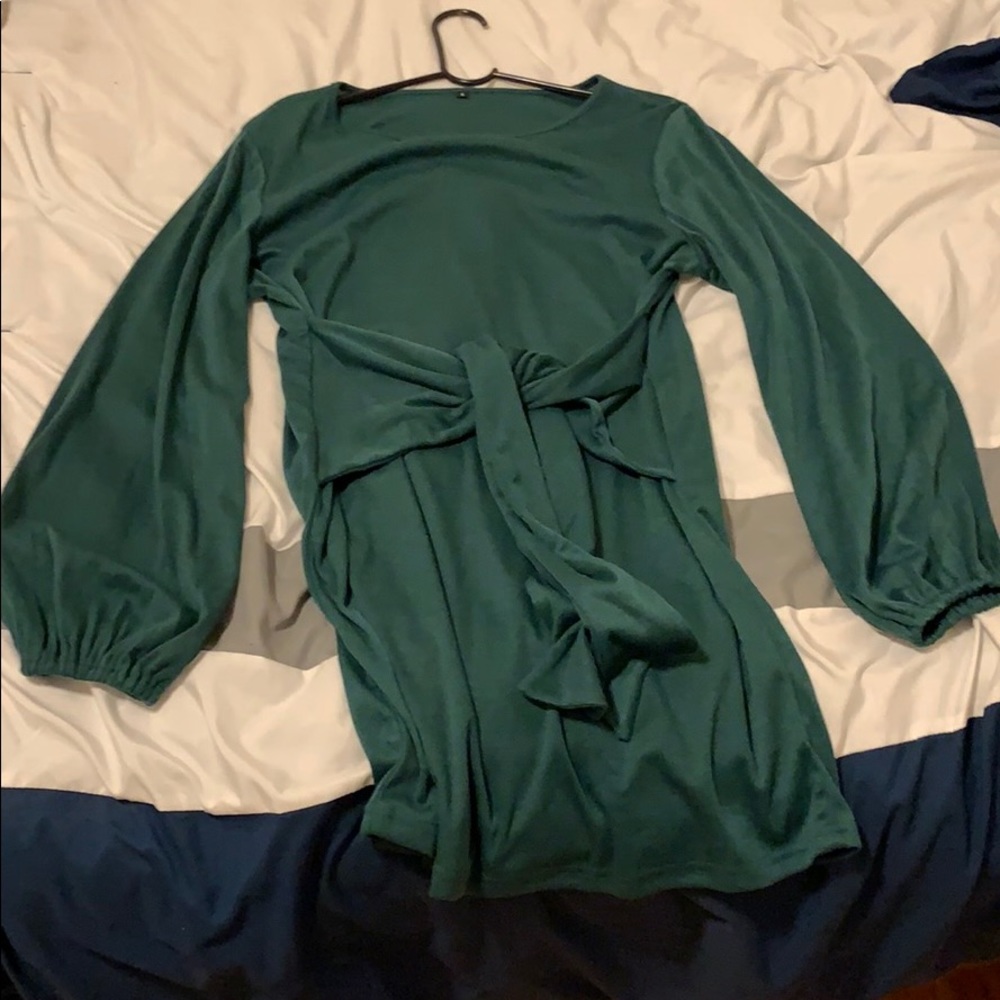 Green tie up, bubble sleeve mini dress